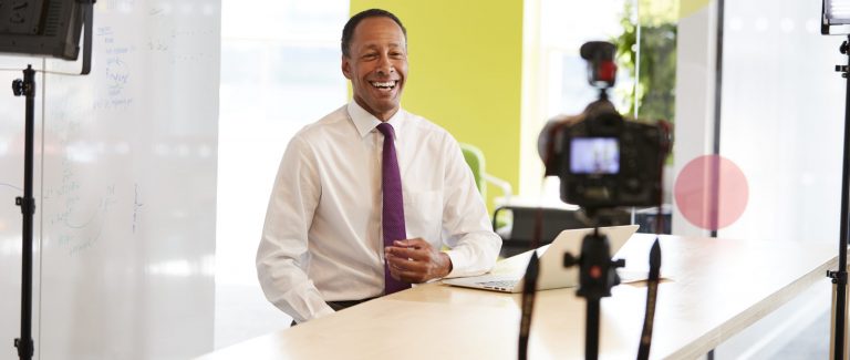 Grafik von Bürgermeister macht ein Video